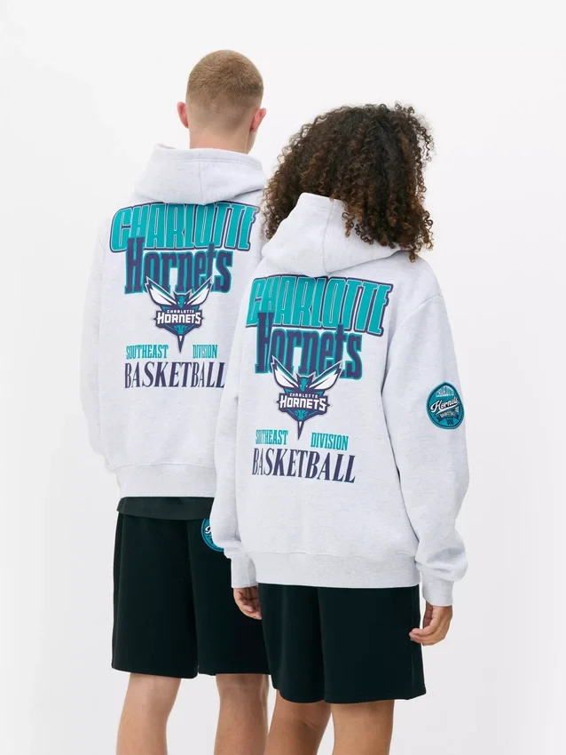Sudadera con capucha de los Charlotte Hornets de la NBA
