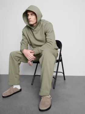 Sudadera con capucha oversize imprescindible