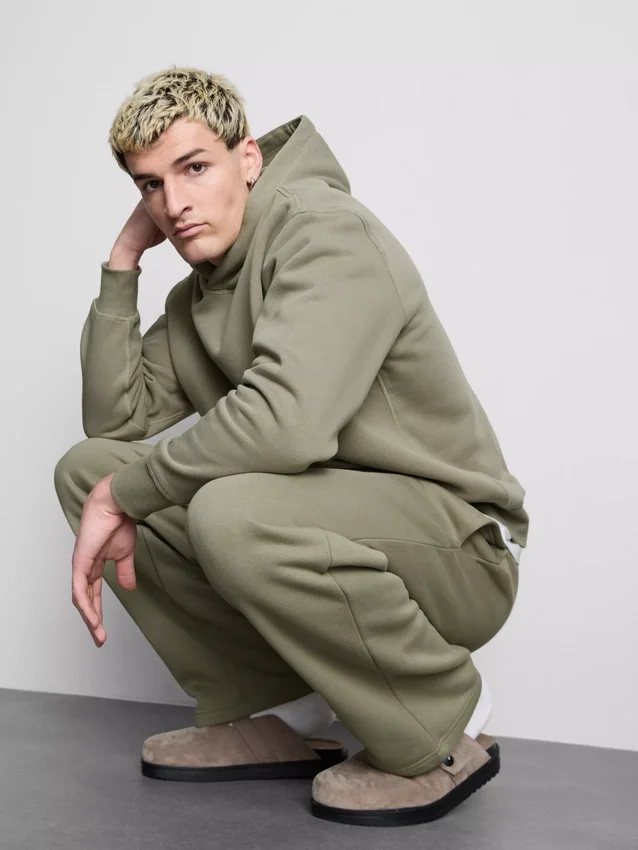 Sudadera con capucha oversize imprescindible