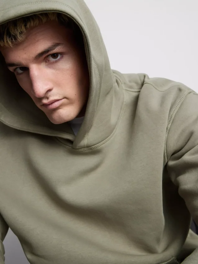 Sudadera con capucha oversize imprescindible