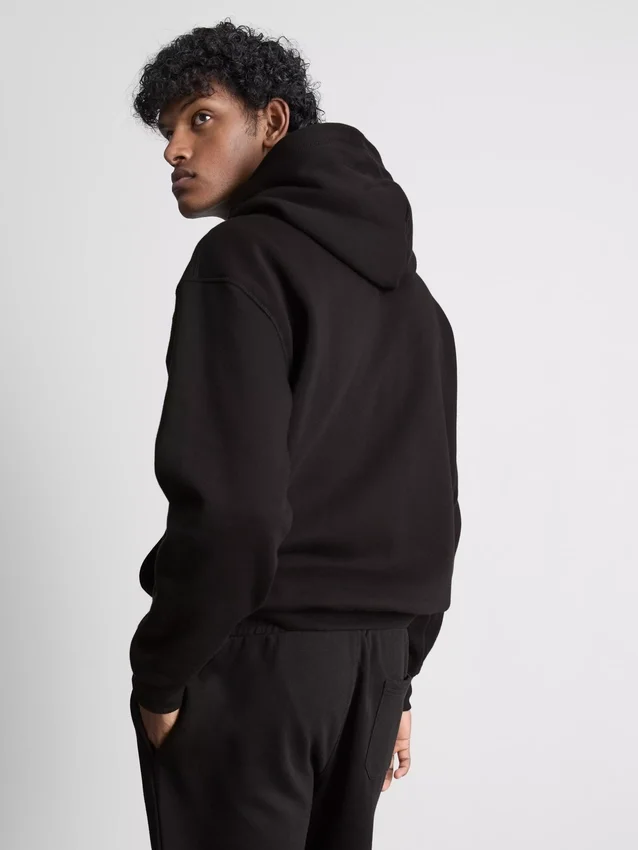 Sudadera con capucha oversize imprescindible