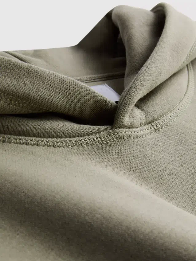Sudadera con capucha oversize imprescindible