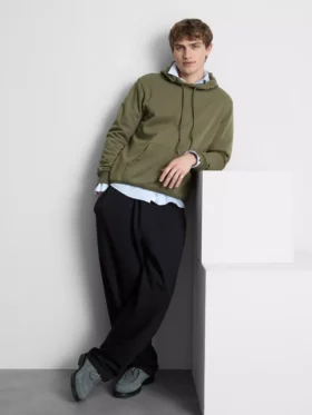 Sudadera con capucha y cordón