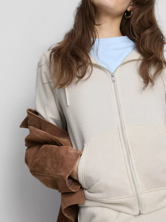 Sudadera con capucha y cremallera Essential