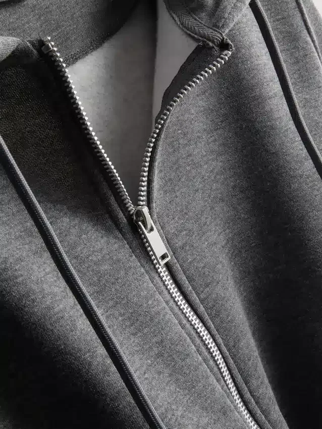 Sudadera con capucha y cremallera Essential