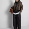 Sudadera con capucha y cremallera imprescindible