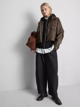 Sudadera con capucha y cremallera imprescindible