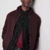 Sudadera con capucha y cremallera imprescindible
