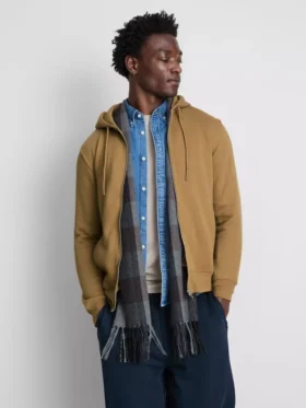 Sudadera con capucha y cremallera imprescindible