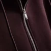 Sudadera con capucha y cremallera imprescindible