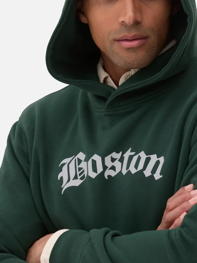Sudadera con capucha y diseño de Boston