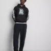 Sudadera con capucha y diseño de Gorillaz