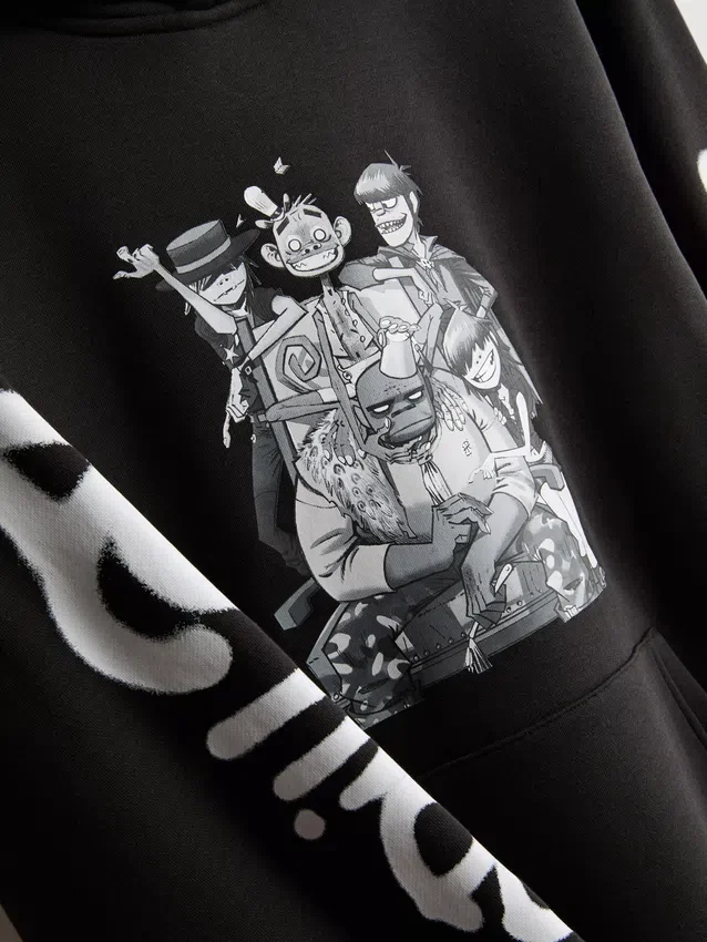 Sudadera con capucha y diseño de Gorillaz