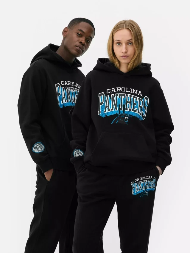 Sudadera con capucha y logotipo de los Carolina Panthers de la NFL