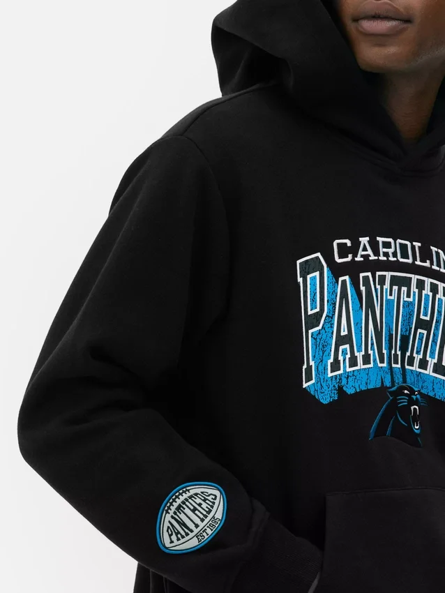 Sudadera con capucha y logotipo de los Carolina Panthers de la NFL