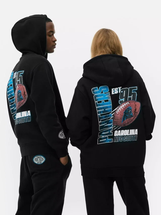 Sudadera con capucha y logotipo de los Carolina Panthers de la NFL