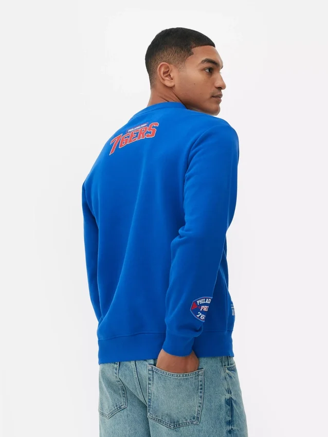Sudadera con diseño gráfico de los Philadelphia 76ers de la NBA