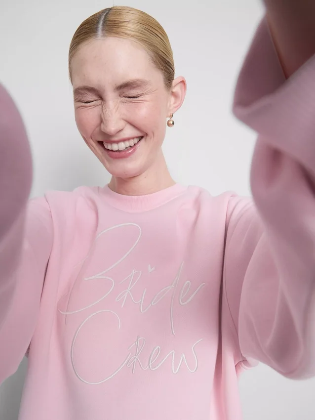 Sudadera con lema para el grupo de la novia