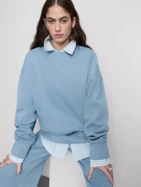 Sudadera oversize con hombros caídos