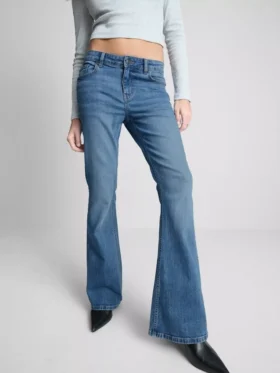 The Primark Scene | Vaqueros acampanados de talle bajo