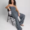 Top bandeau con volantes de cuadros vichy de Paula Echevarría