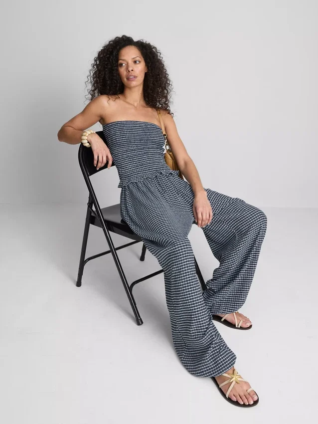 Top bandeau con volantes de cuadros vichy de Paula Echevarría
