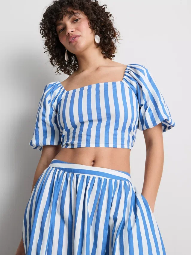 Top bardot de rayas con mangas abullonadas