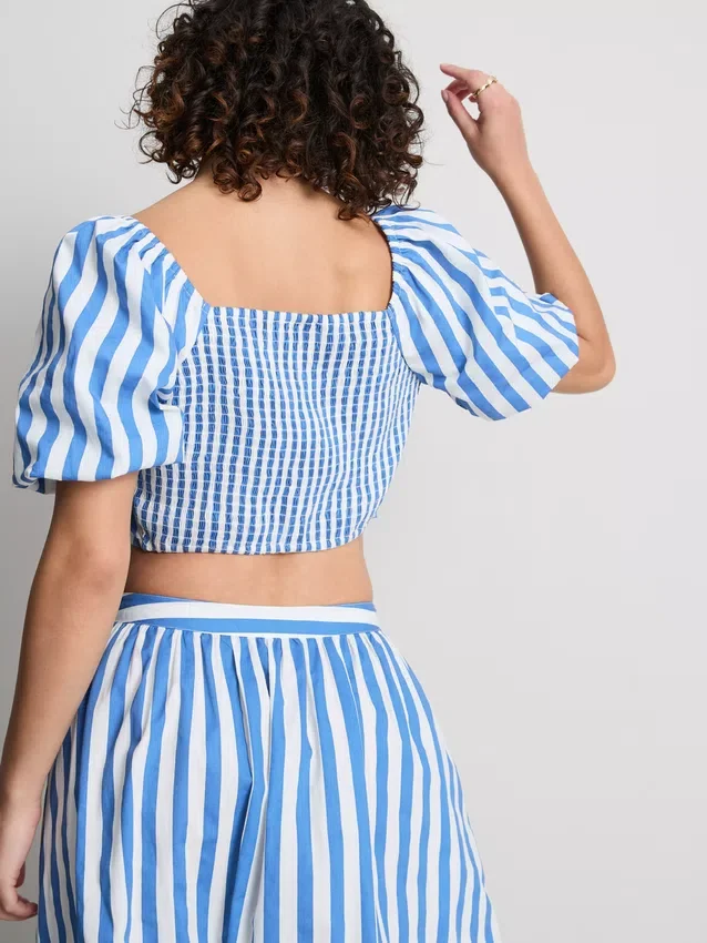 Top bardot de rayas con mangas abullonadas