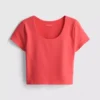 Top corto con cuello redondo súper suave