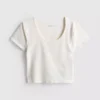 Top corto con cuello redondo súper suave