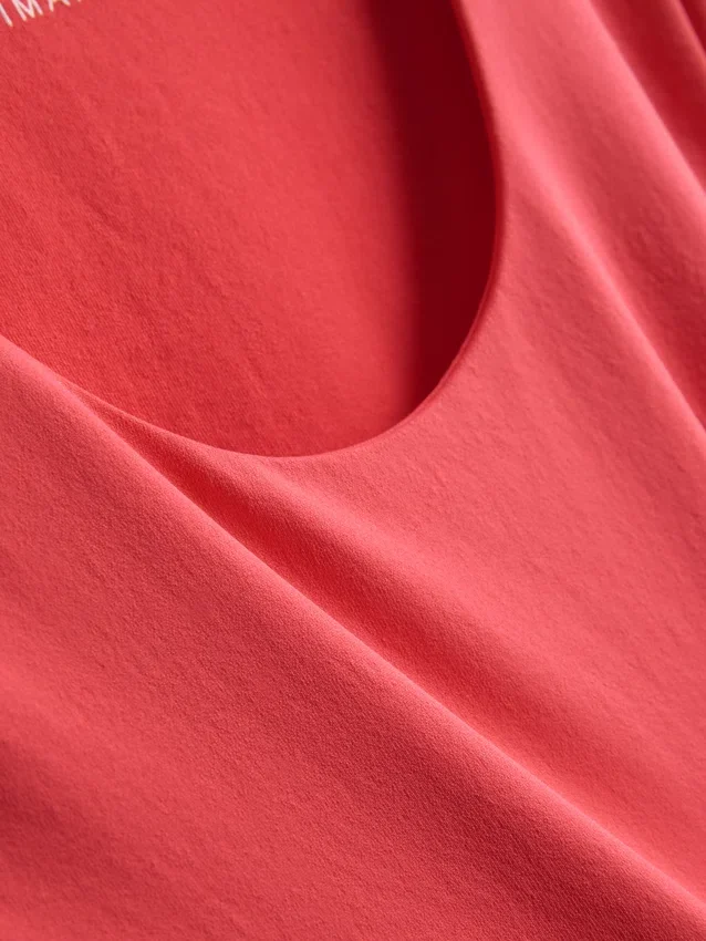 Top corto con cuello redondo súper suave