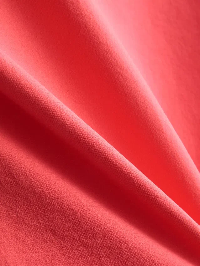 Top corto con cuello redondo súper suave