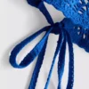 Top corto de ganchillo con cuello halter