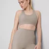Top corto deportivo con corte BodySculpt
