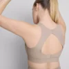 Top corto deportivo con corte BodySculpt