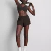 Top corto deportivo fruncido, suave como la mantequilla