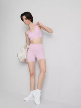 Top corto deportivo sin costuras con espalda cruzada