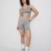 Top corto deportivo sin costuras y de alto brillo