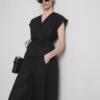 Top cruzado de lino con cuello en V de The Edit