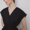 Top cruzado de lino con cuello en V de The Edit