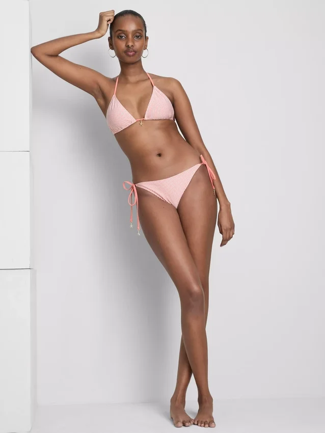 Top de bikini triangular con estampado de estrellas de mar a rayas