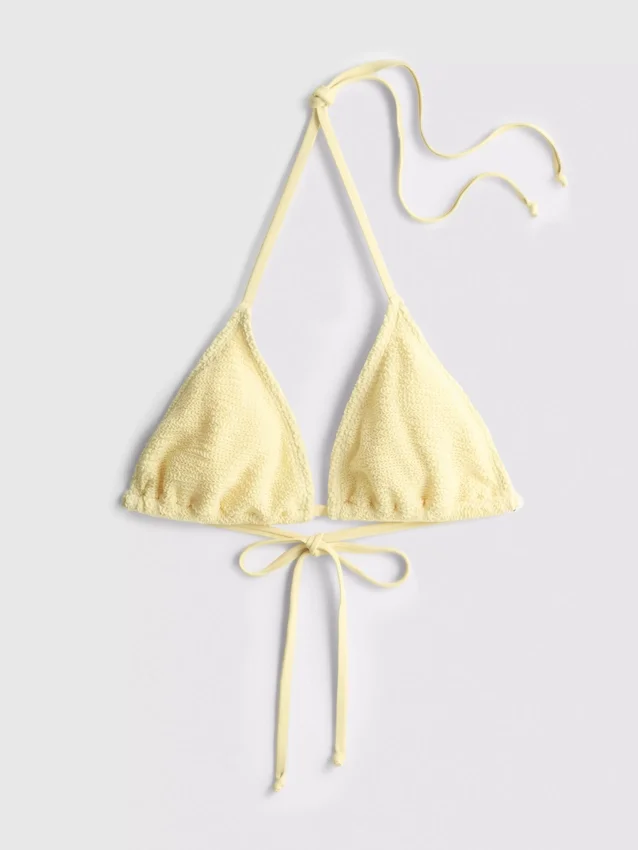 Top de bikini triangular con textura arrugada