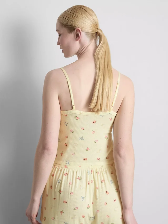 Top de pijama tipo camisola con estampado floral y tejido acanalado