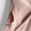 Top deportivo corto con cuello en V
