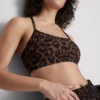 Top deportivo corto con espalda nadadora y estampado de leopardo