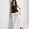 Top sin mangas con peplum y cuello en V