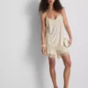 Top tipo camisola con ribete de encaje satinado de Paula Echevarría