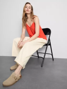 Top tipo camisola con textura y ventilación