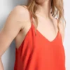 Top tipo camisola con textura y ventilación