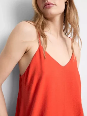Top tipo camisola con textura y ventilación